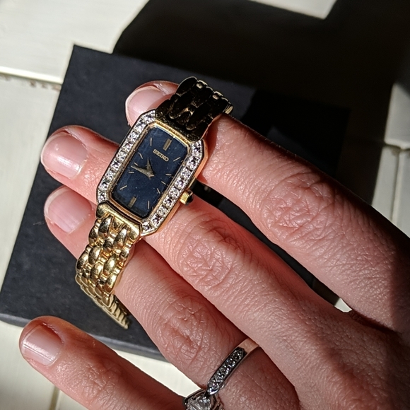 Seiko Jewelry - 💋Vintage SEIKO gold watch💋